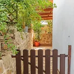 Traditional House By The Sea Preko