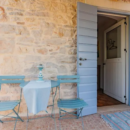Traditional House By The Sea * Преко