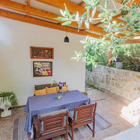 Vakantiehuis Traditional House By The Sea Preko