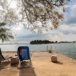 Traditional House By The Sea Holiday home Preko