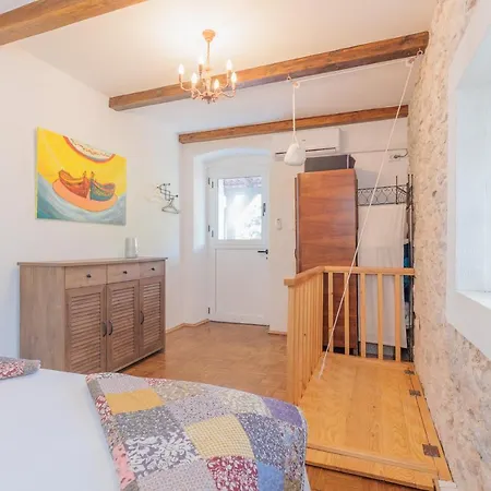 Traditional House By The Sea * Preko
