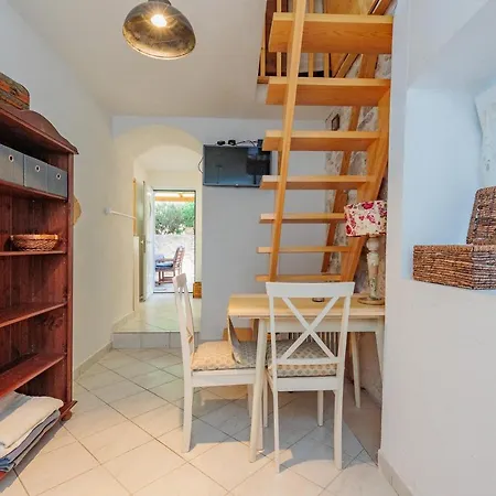 Traditional House By The Sea *