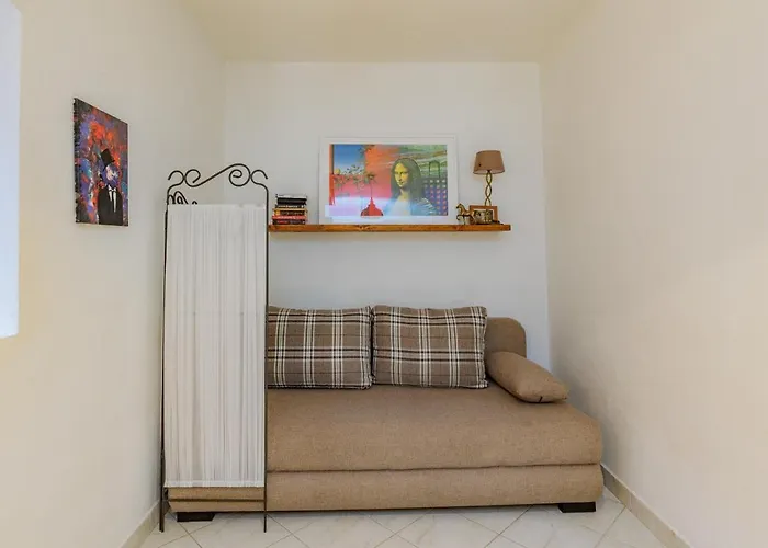 Traditional House By The Sea * Преко