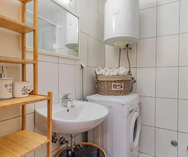 Traditional House By The Sea Дом отдыха *