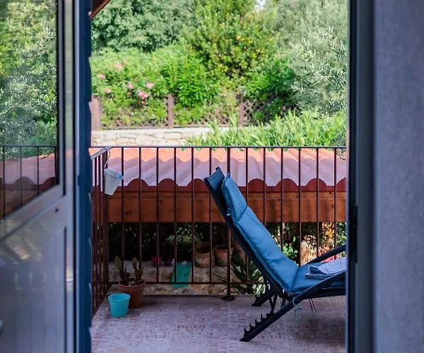 Traditional House By The Sea Дом отдыха