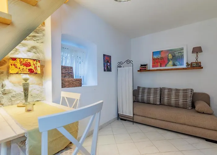 Traditional House By The Sea *