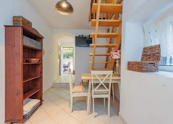 Traditional House By The Sea *