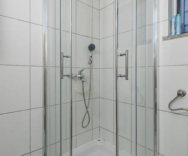 Traditional House By The Sea *